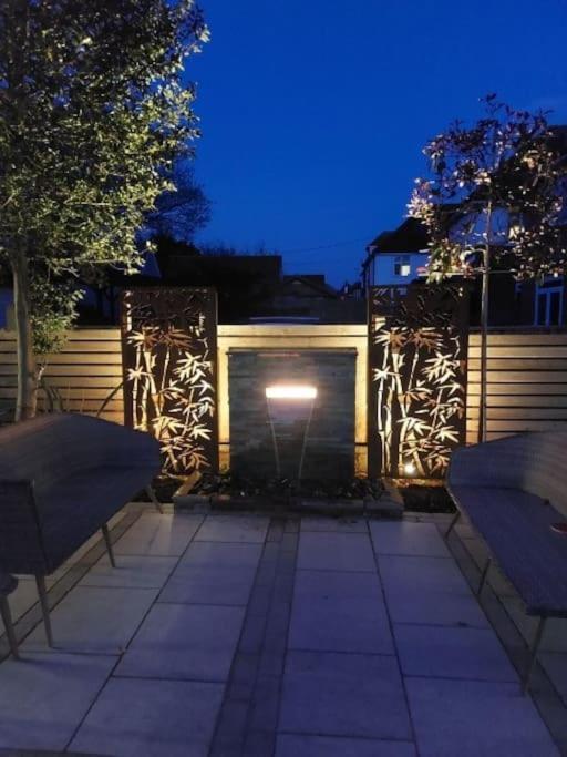 Beach House, With Bbq Lodge And Hot Tub! Bournemouth Exterior foto